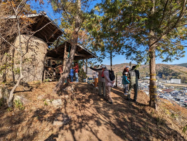 秋の建部古道を歩く
